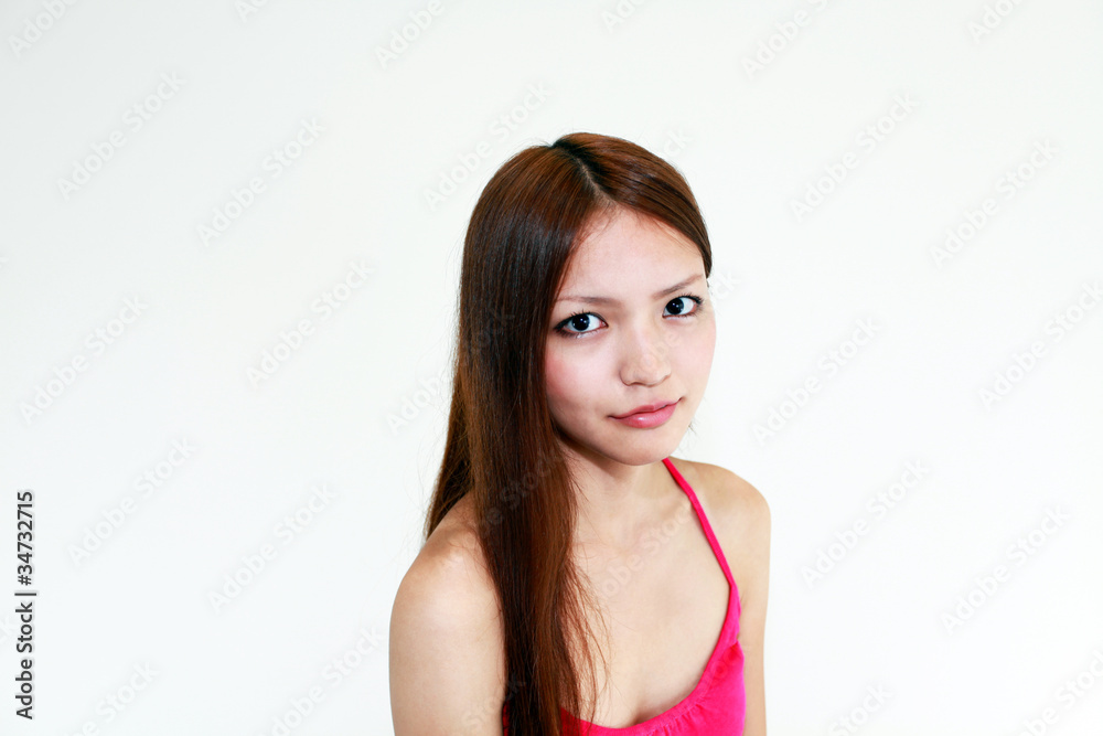 リラックスした表情の女性 リラックスした表情の女性