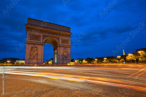 Arc de Triomphe at night, Paris, France © javarman