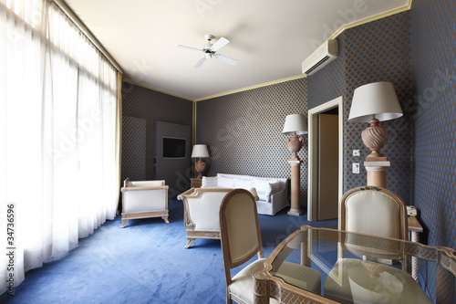 interno di suite d'albergo photo