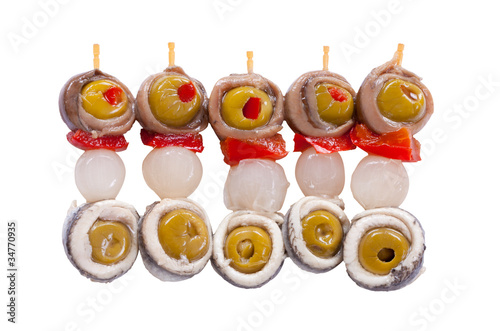 banderillas de aceituna, anchoa y boquerón