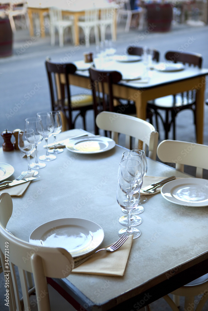 Fototapeta premium Bistrot, restaurant, terrasse, repas, déjeuner, dîner