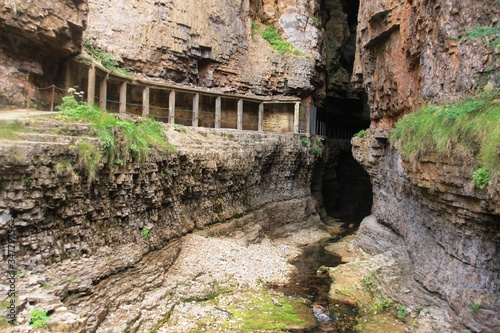 entrée de l'abime de Bramabiau