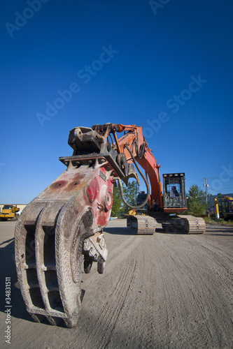 Large Crushing jaws on excavator