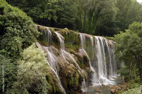 cascata nel bosco