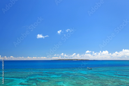 コマカ島の美しい海