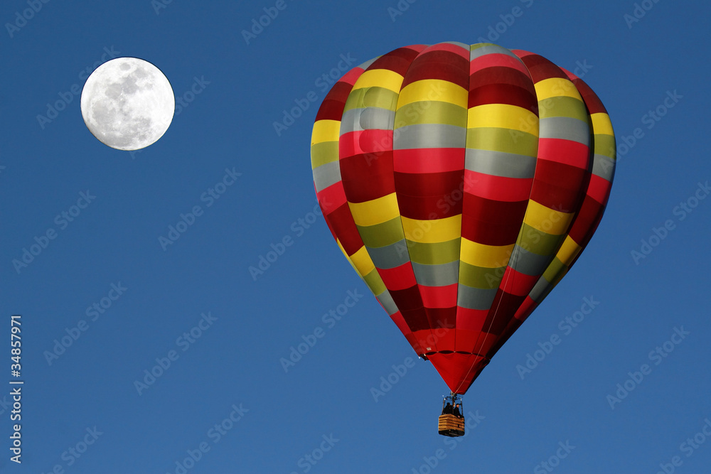 Fototapeta premium Hot Air Balloon with Full Moon