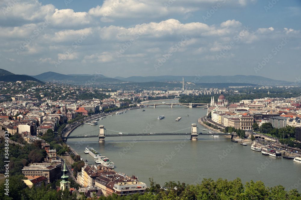 Obraz premium Budapest skyline view form Gellert Hill