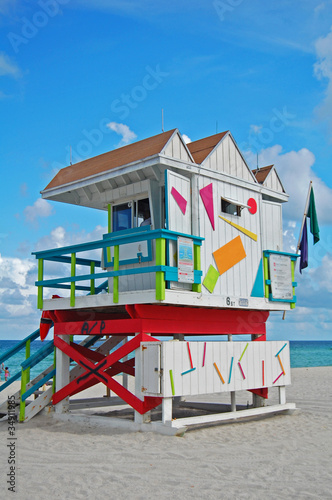 lifeguard hut in Miami © Deatonphotos