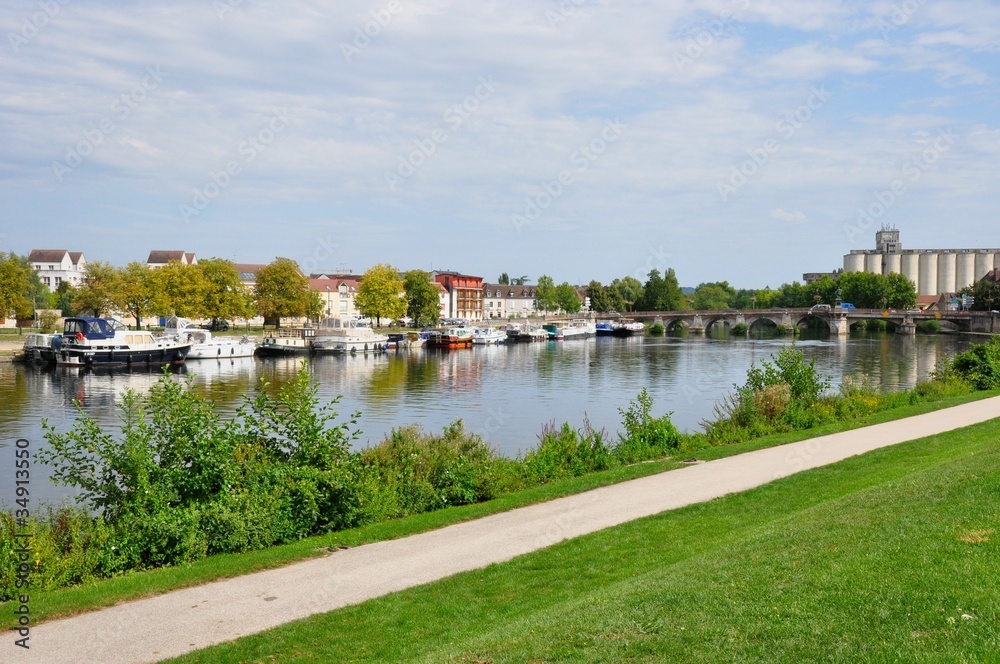 Fototapeta premium Promenade au bord de l'eau