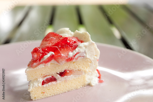 Obraz na plátne homemade strawberry cake with cream