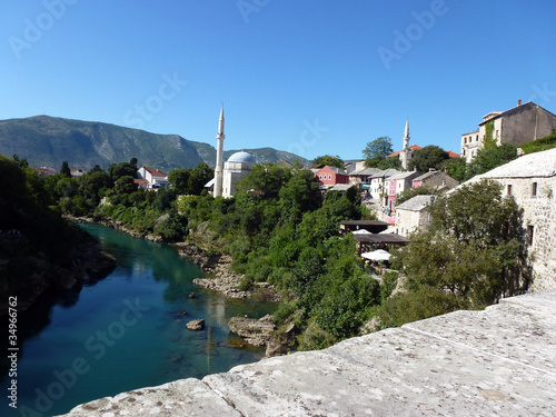 Mostar ciudad de Bosnia Herzegovina a orillas del río Neretva photo