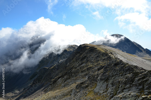 Nuages sur les Péric