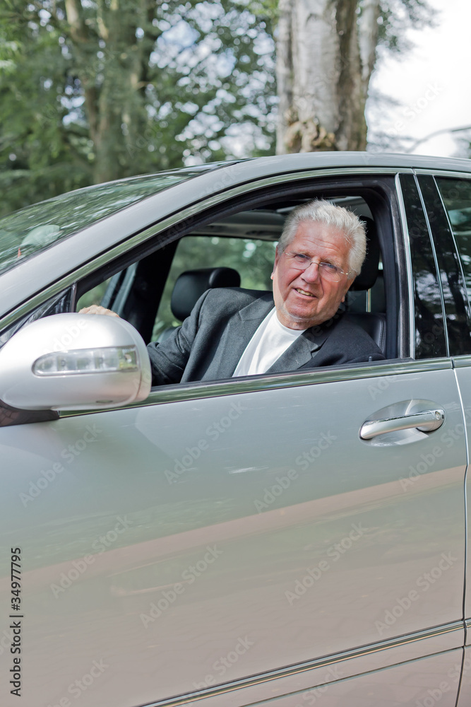 Alter Mann mit Limousine Alter Mann mit Limousine