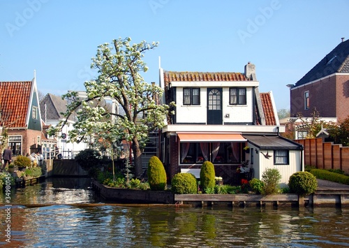 Maison typique sur le canale, Edam, Pays-Bas photo