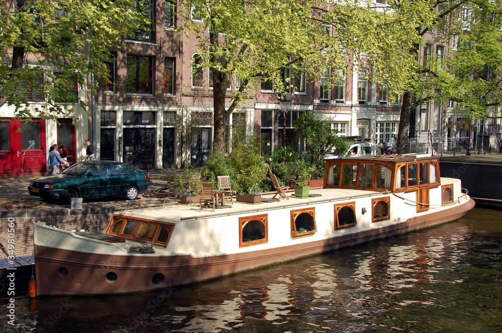 Maison flottante d'Amsterdam, Pays-Bas Stock Photo | Adobe Stock