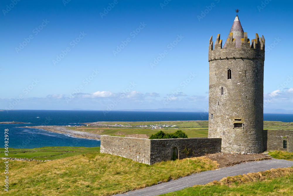 Doonagore castle near Doolin - Ireland