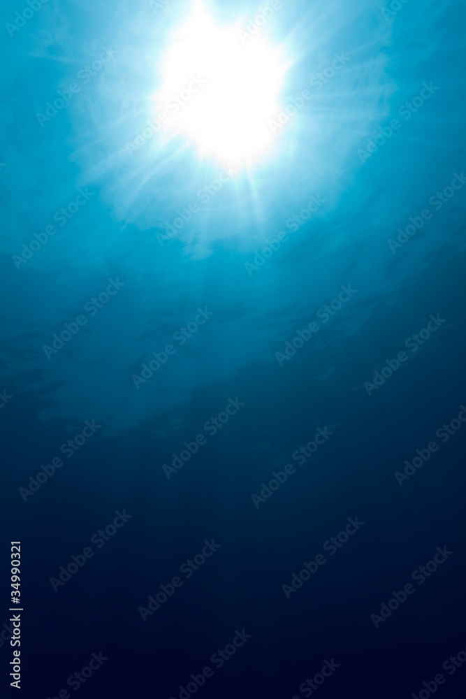 Naklejka premium Sunshine with beams