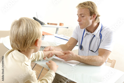 enfant consultation médecin