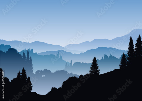 Berge im blauen Dunst