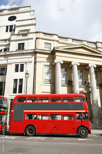 London Route Master Bus © Sampajano-Anizza