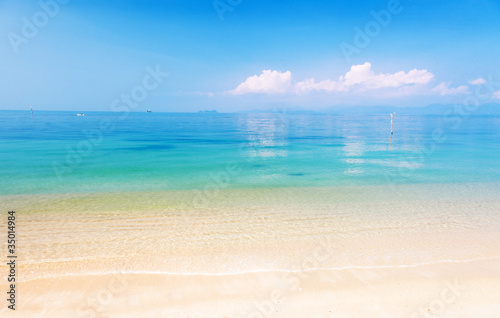 Fototapeta Naklejka Na Ścianę i Meble -  beach of koh Samui and tropical sea