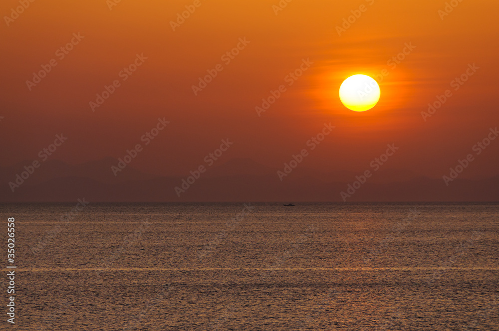 陸奥湾の夕陽