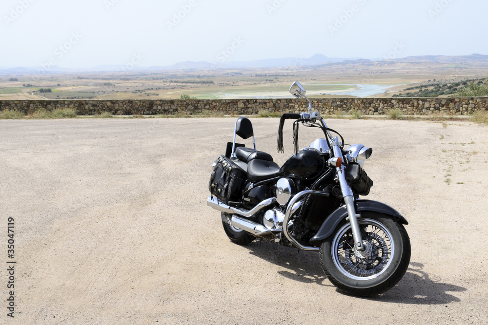 Fototapeta premium motocykl na wsi