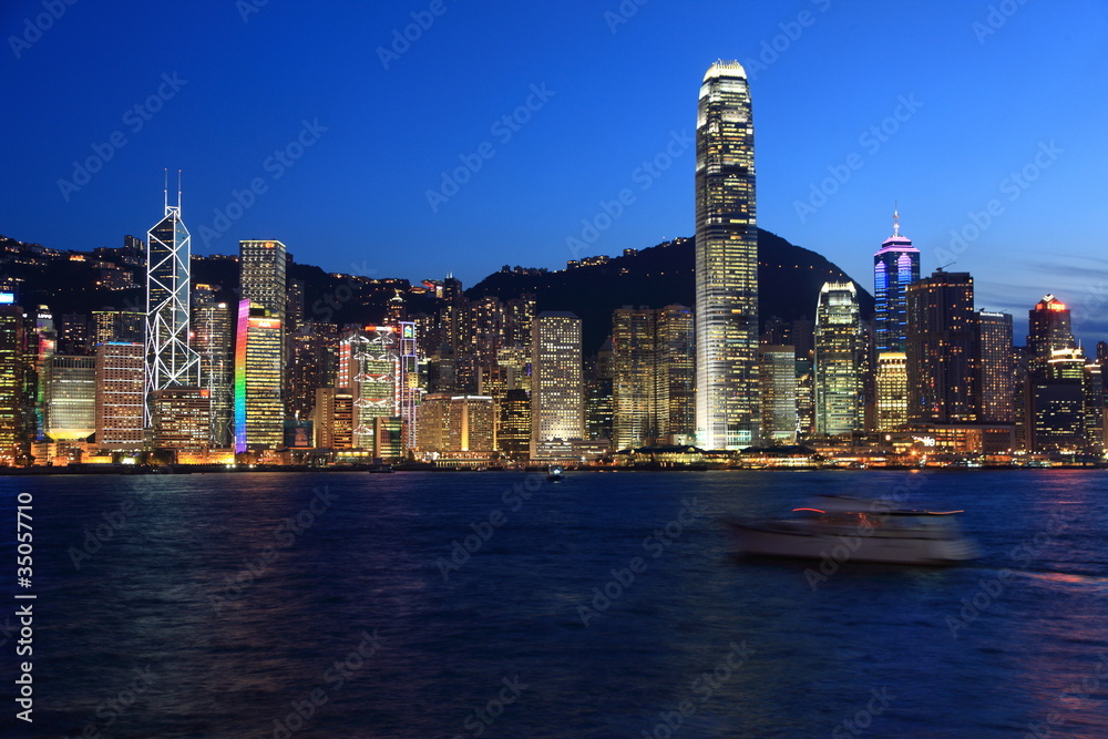 Fototapeta premium Hong Kong at dusk