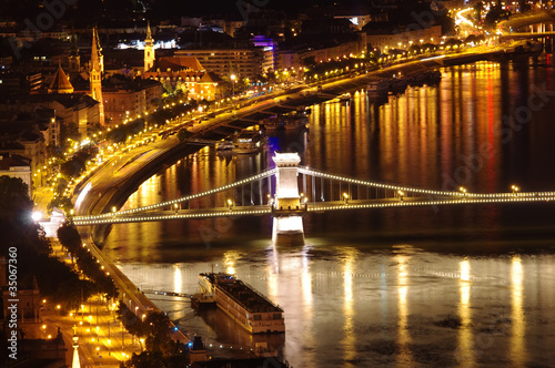 Danube night view, Chain Bridge, Budapest © Ioan Panaite