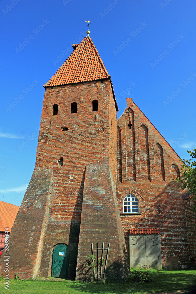 Obraz premium Gotische Backsteinkirche St.-Johannes-der-Täufer, Drakenburg