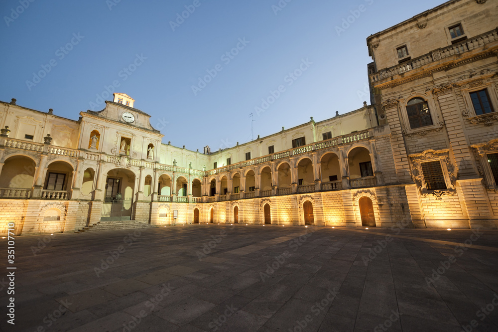 Lecce (Puglia, Italy): The main square at evening (Baroque style