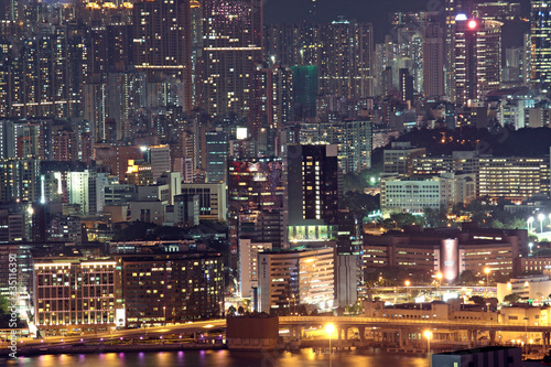 Hong Kong at night © Cozyta