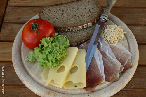 Jause mit Speck und Käse photo