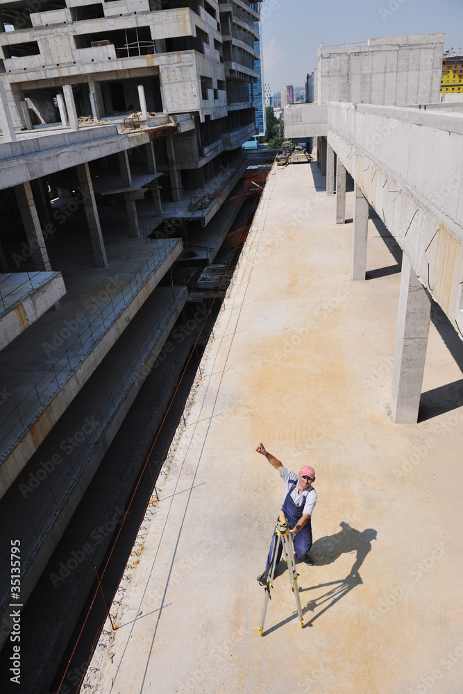 Obraz premium architect on construction site