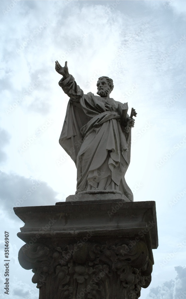 Fototapeta premium Antique statue of Saint Peter, New hampahire