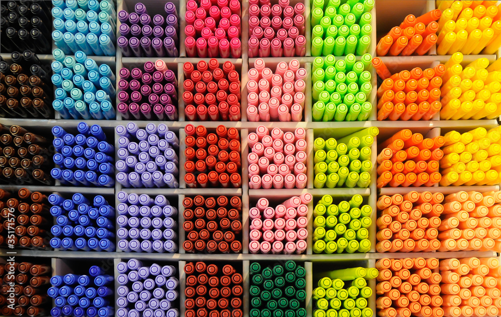 Lots of Assorted Colors Marker Pens