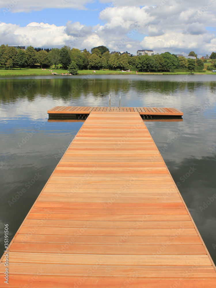 Fototapeta premium Platforma z drewna tekowego