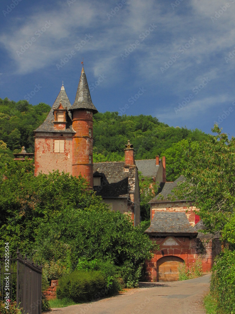 Fototapeta premium Village de Collonges-la-Rouge ; Limousin ; Quercy ; Périgord