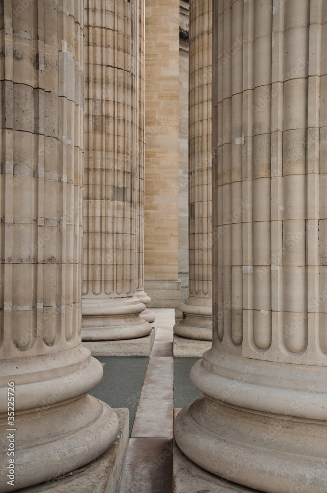 colonnes du Panthéon à Paris