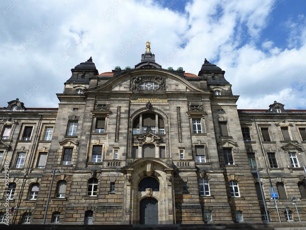 Sächsische Staatskanzlei Dresden, Elbseite