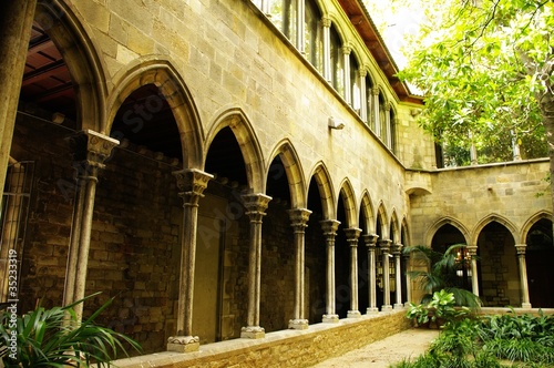 Photography CLAUSTRO DE LA IGLESIA TEMPLARIA DE SANTA ANNA EN BARCELONA