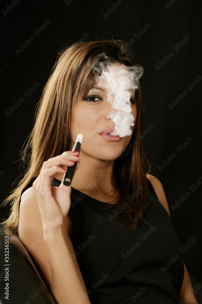 Obraz premium Frau mit iSmoke