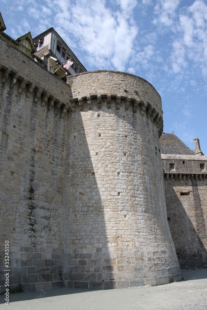 Fortification du Mont-Saint-Michel en Normandie	