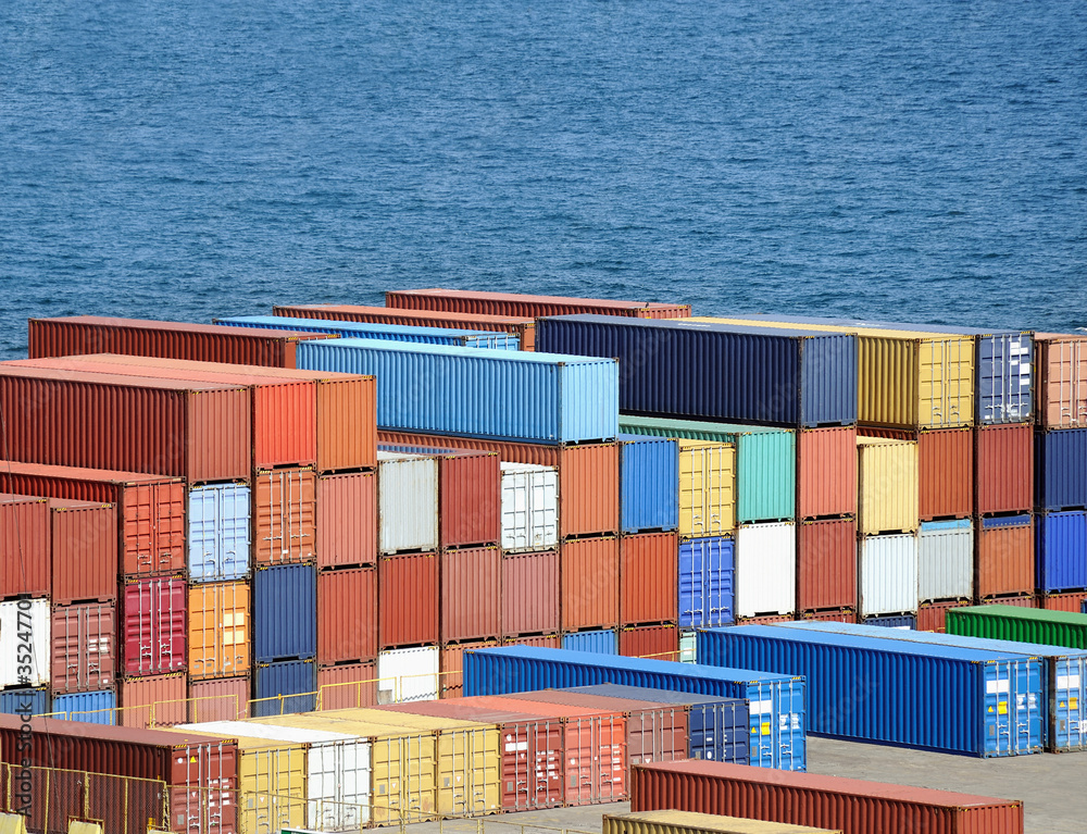 Fototapeta premium warehouse with sea containers