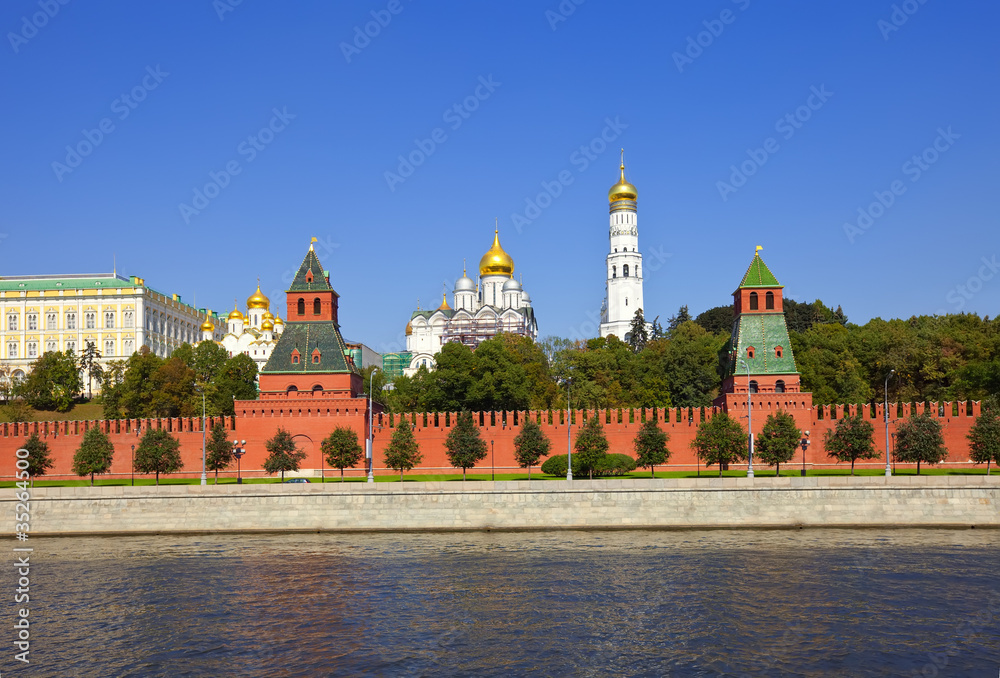 Moscow Kremlin  and   Moskva River