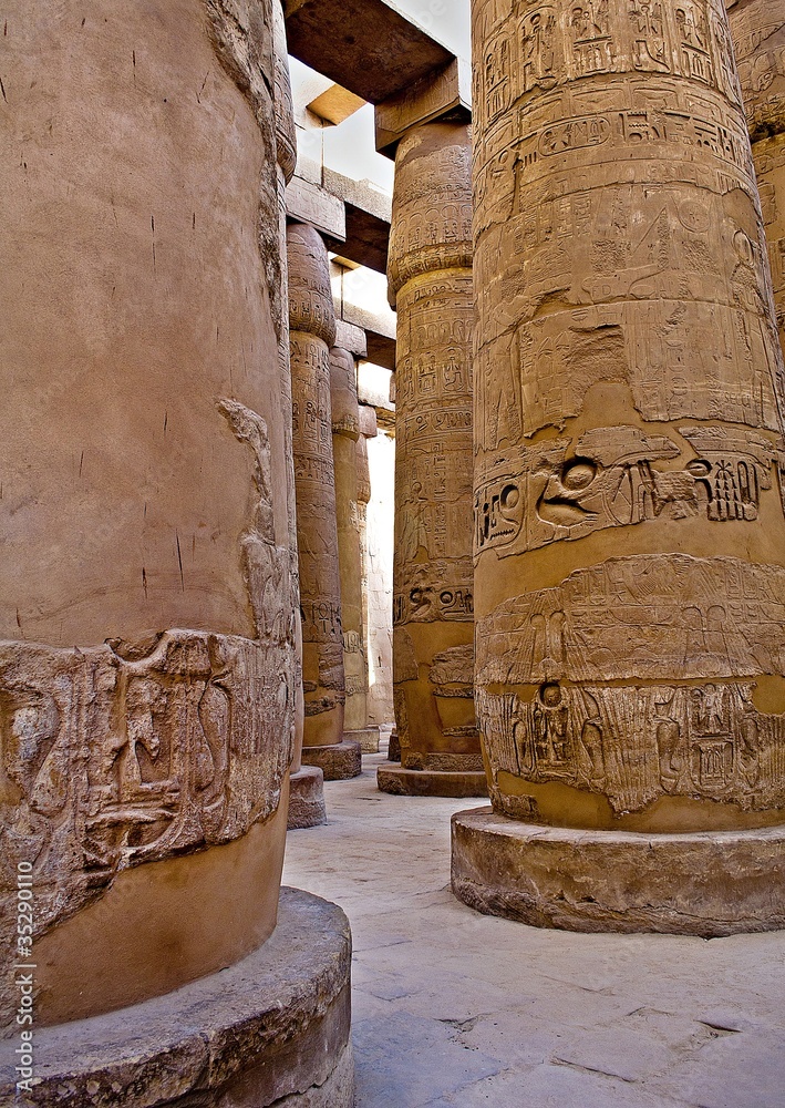 Gigantescas columnas en Karnak