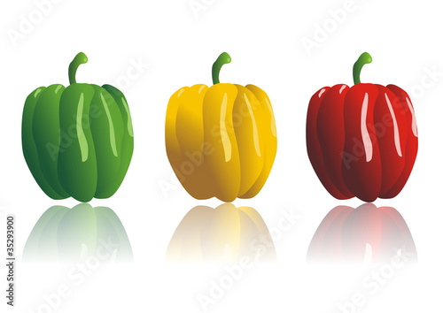rote, gelbe und grüne Paprika