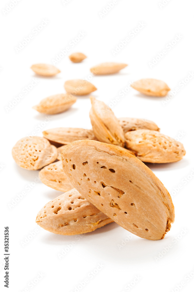 almonds almonds