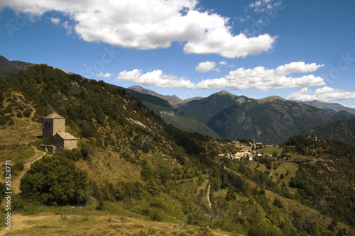 Ermitas de Tella, Pirineos, España © bsanchez
