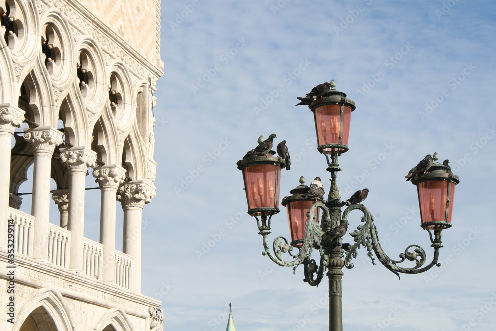 lamppost in Venice, palazzo ducale